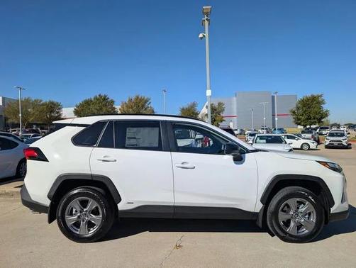 2025 Toyota RAV4 Hybrid LE