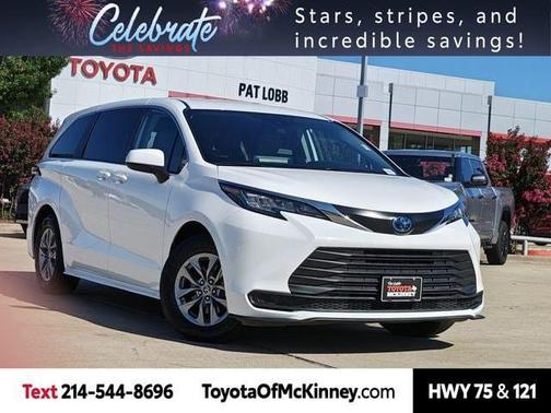 2022 Toyota Sienna LE