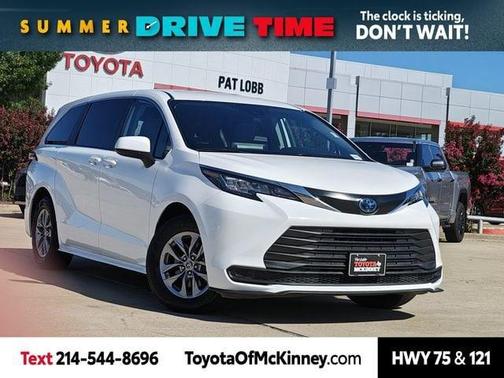 2022 Toyota Sienna LE