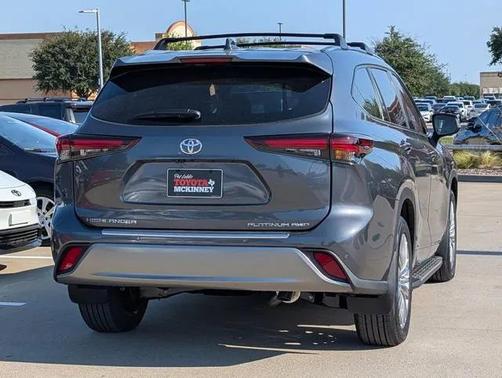 2025 Toyota Highlander Platinum