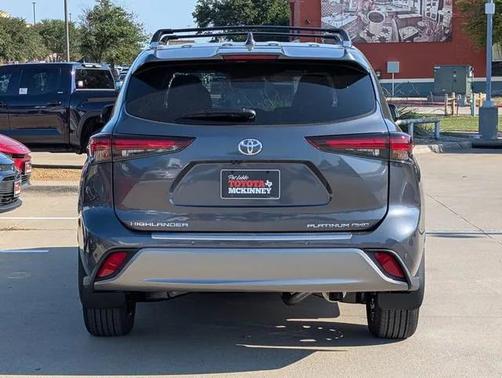 2025 Toyota Highlander Platinum