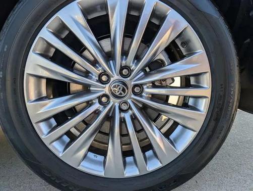 2025 Toyota Highlander Platinum
