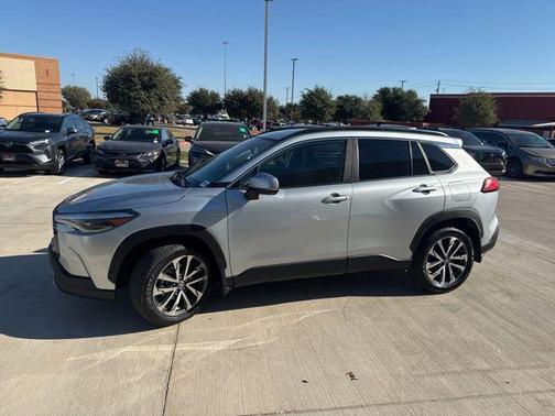 2023 Toyota Corolla Cross XLE