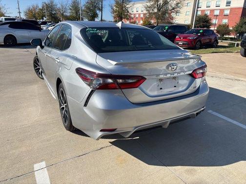 2024 Toyota Camry SE