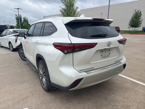 2021 Toyota Highlander Platinum