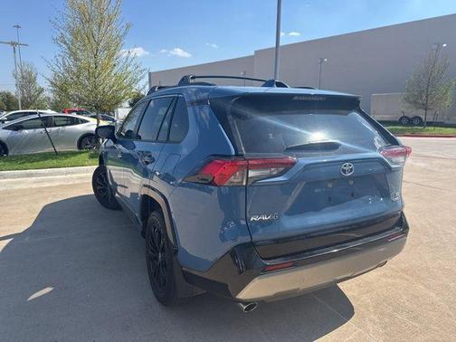 2024 Toyota RAV4 Hybrid SE