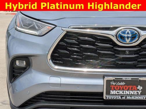 2023 Toyota Highlander Hybrid Platinum