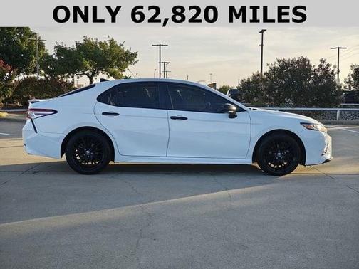 2020 Toyota Camry SE Nightshade
