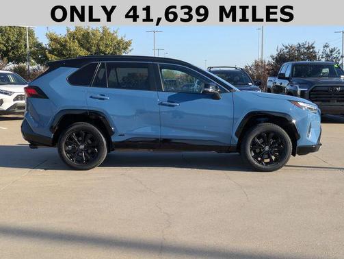 2022 Toyota RAV4 Hybrid SE