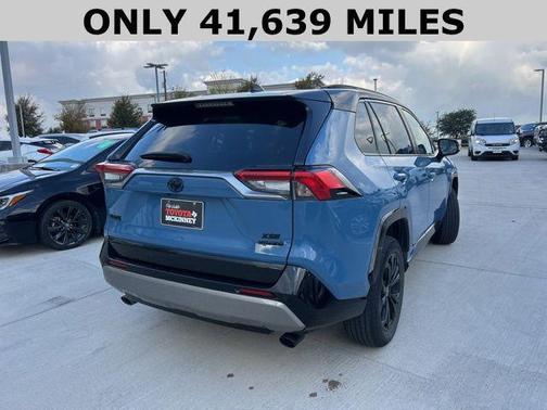 2022 Toyota RAV4 Hybrid SE