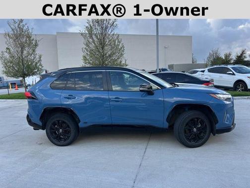 2022 Toyota RAV4 Hybrid SE