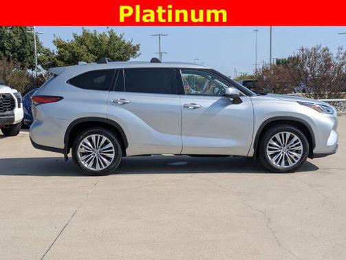 2023 Toyota Highlander Platinum