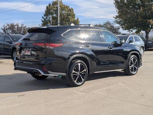 2022 Toyota Highlander XSE