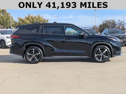2022 Toyota Highlander XSE