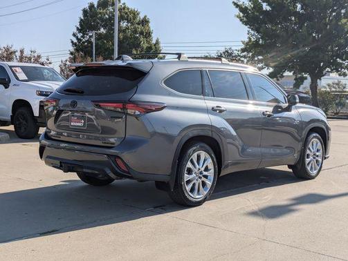 2024 Toyota Highlander Hybrid Limited