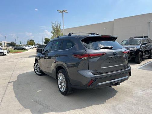 2024 Toyota Highlander Hybrid Limited