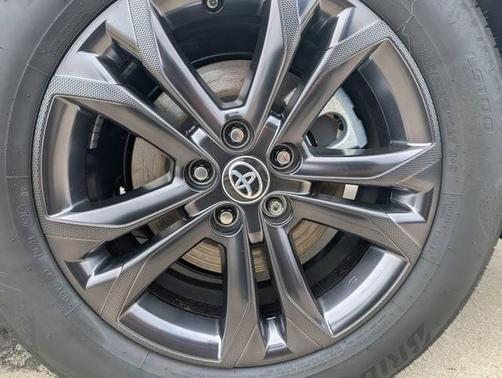 2025 Toyota Sienna XSE 7 Passenger