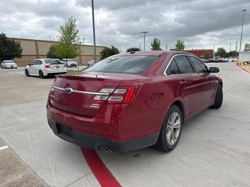 2016 Ford Taurus SEL