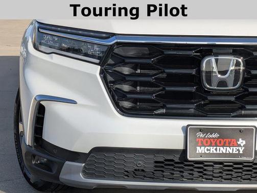 2025 Honda Pilot Touring 8-Passenger