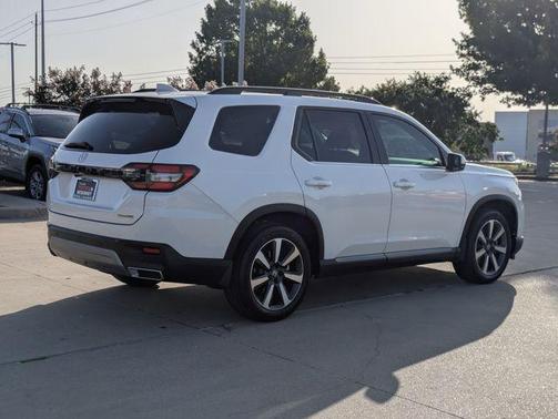 2025 Honda Pilot Touring 8-Passenger