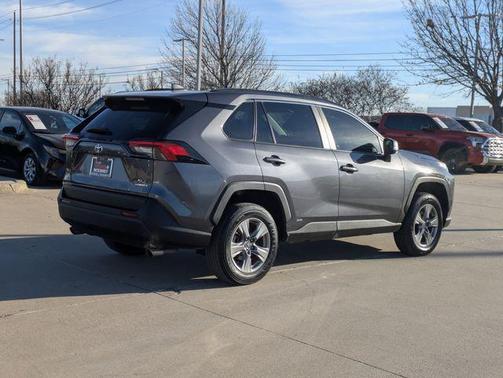 2023 Toyota RAV4 Hybrid XLE
