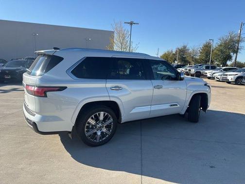 2024 Toyota Sequoia Capstone