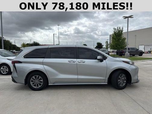 2021 Toyota Sienna XLE