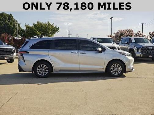 2021 Toyota Sienna XLE