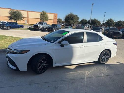 2023 Toyota Camry SE