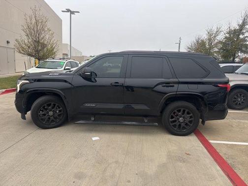 2024 Toyota Sequoia Platinum