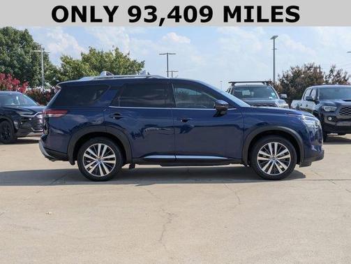 2022 Nissan Pathfinder Platinum
