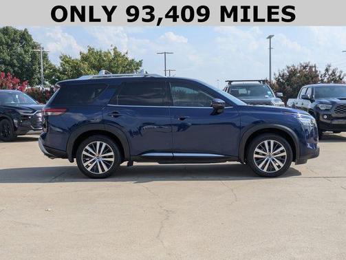2022 Nissan Pathfinder Platinum