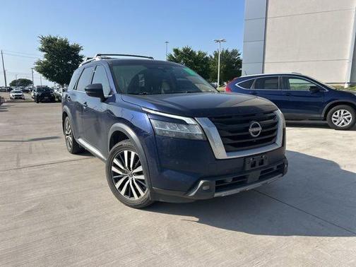 2022 Nissan Pathfinder Platinum