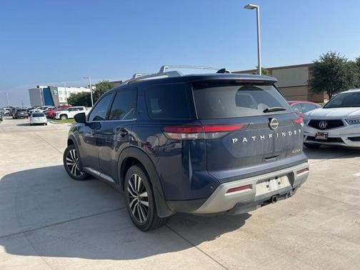 2022 Nissan Pathfinder Platinum
