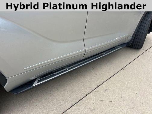 2023 Toyota Highlander Hybrid Platinum