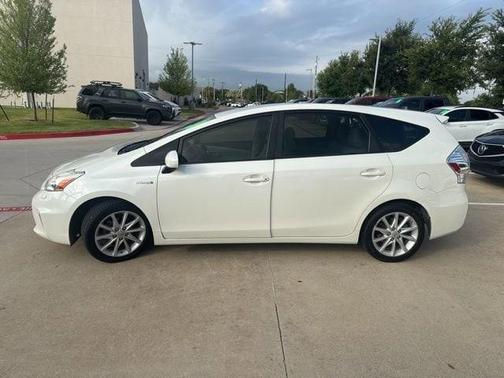 2013 Toyota Prius v Five