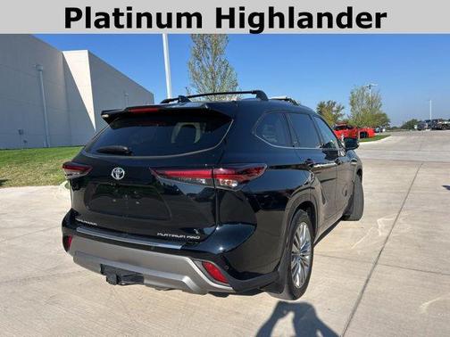 2024 Toyota Highlander Platinum