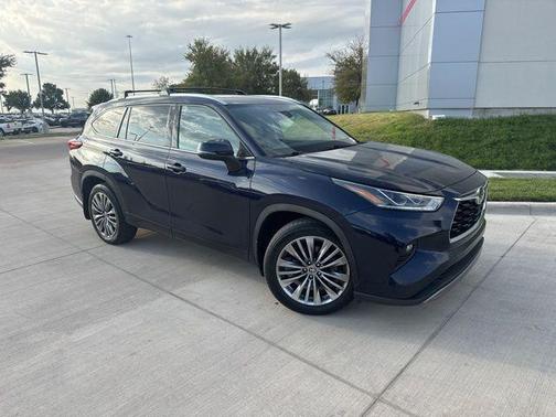 2022 Toyota Highlander Platinum