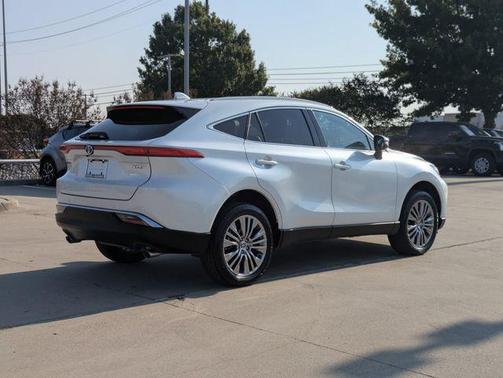 2023 Toyota Venza XLE