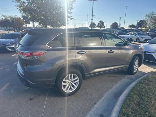 2015 Toyota Highlander LE