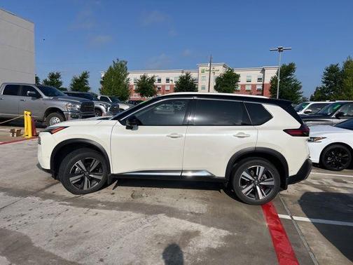 2023 Nissan Rogue Platinum