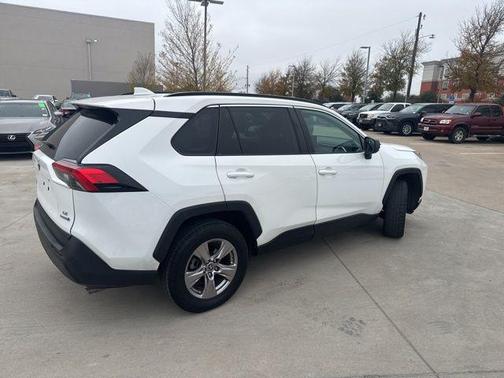 2022 Toyota RAV4 Hybrid LE
