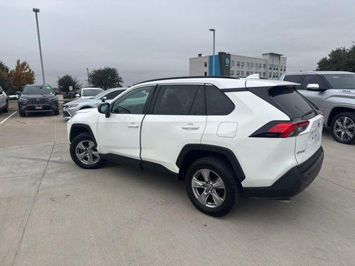 2022 Toyota RAV4 Hybrid LE