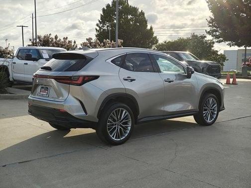 2022 Lexus NX 350h Luxury