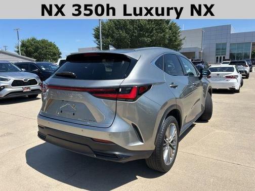 2022 Lexus NX 350h Luxury