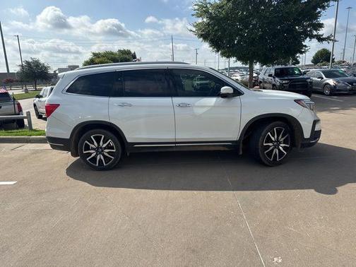2022 Honda Pilot Touring 8-Passenger