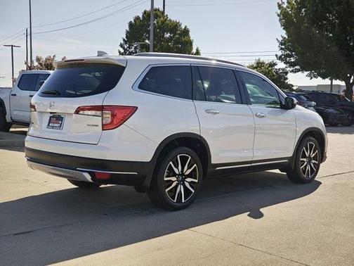 2022 Honda Pilot Touring 8-Passenger