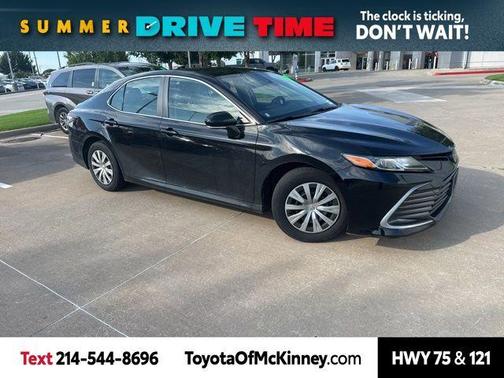2022 Toyota Camry Hybrid LE