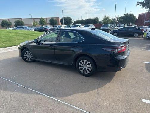 2022 Toyota Camry Hybrid LE