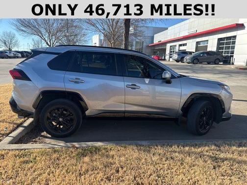 2023 Toyota RAV4 Hybrid SE